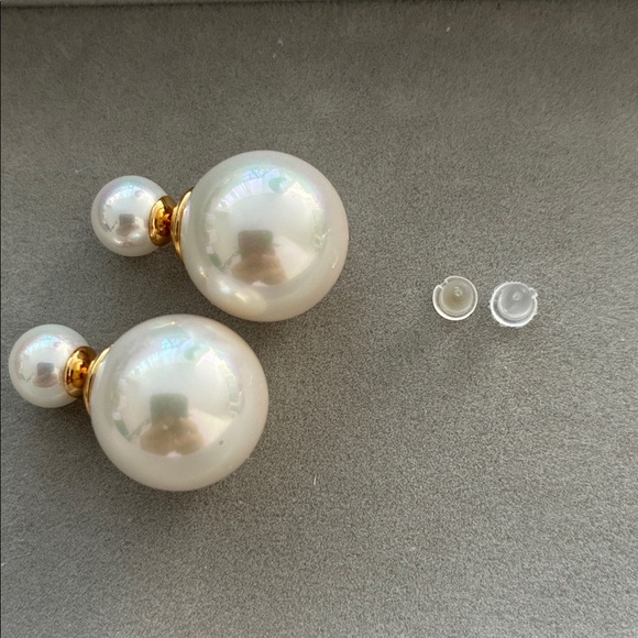 Rainbow Elegant Swarovski Pearl and Gold Earrings - Picture 3 of 9